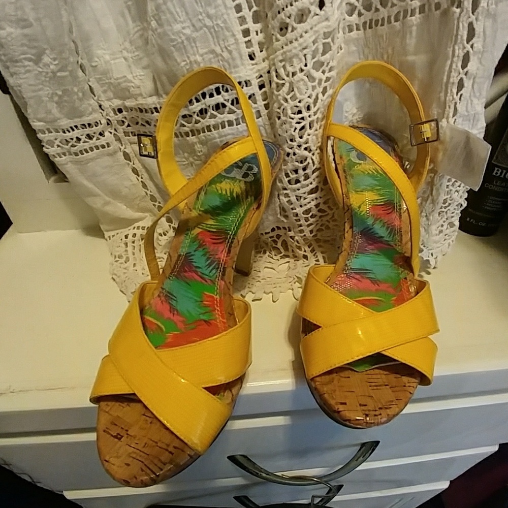 Gianni Bini Heels - Picture 2 of 2